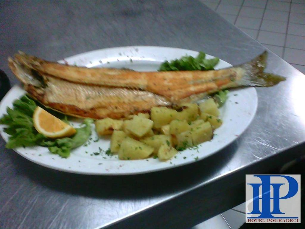 Hotel Pogradeci מראה חיצוני תמונה