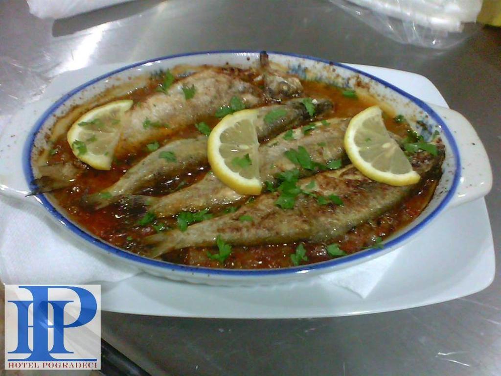 Hotel Pogradeci מראה חיצוני תמונה