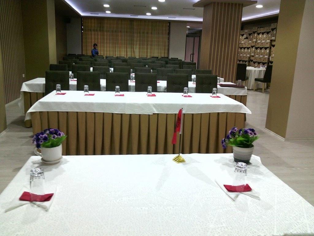 Hotel Pogradeci מראה חיצוני תמונה
